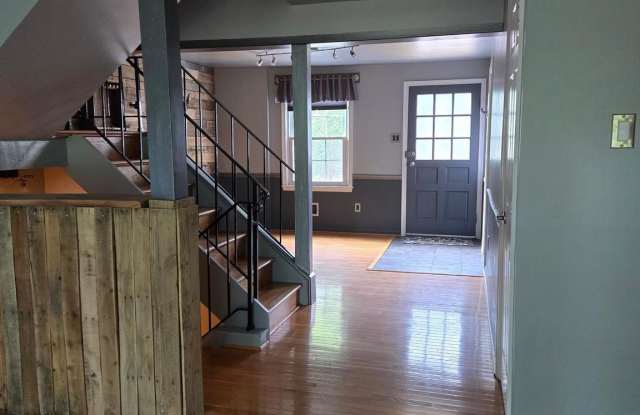 4315 LAWRENCE STREET Gallery 4