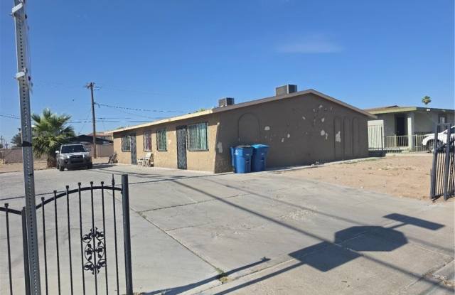 1809 Putnam Avenue photos photos