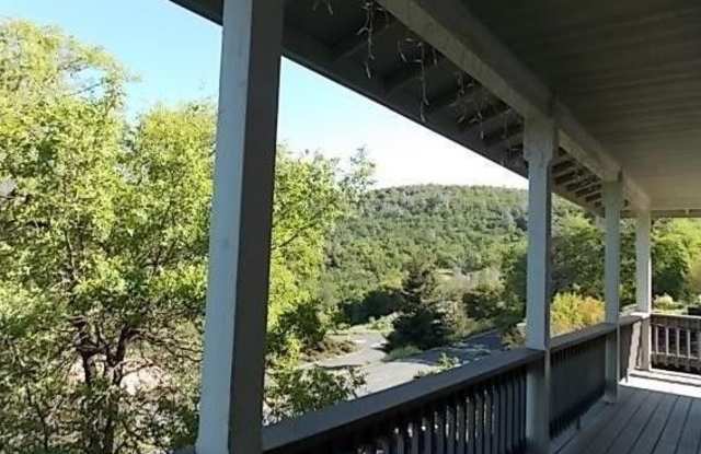13177 Sylva Lane Gallery 3