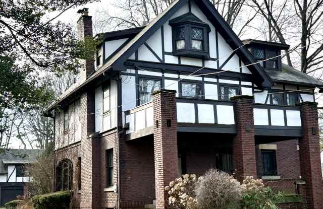 607 Copley Road photos photos