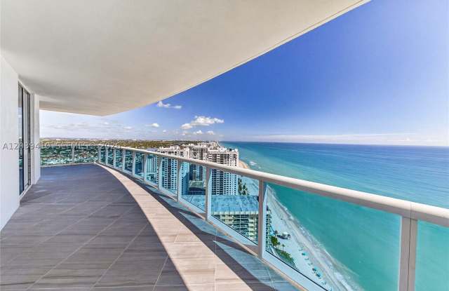 2711 S OCEAN DR Gallery 2