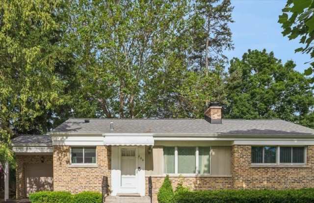 206 N Lincoln Ln Gallery 2