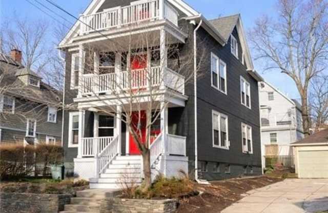 12 Belair Avenue unit: 3 photos photos