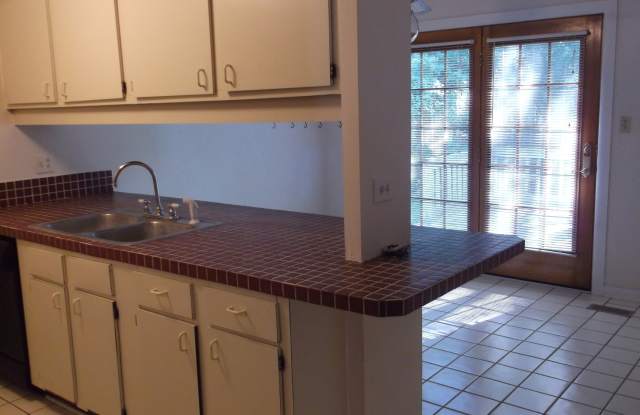 26 RED OAK Trail Gallery 3