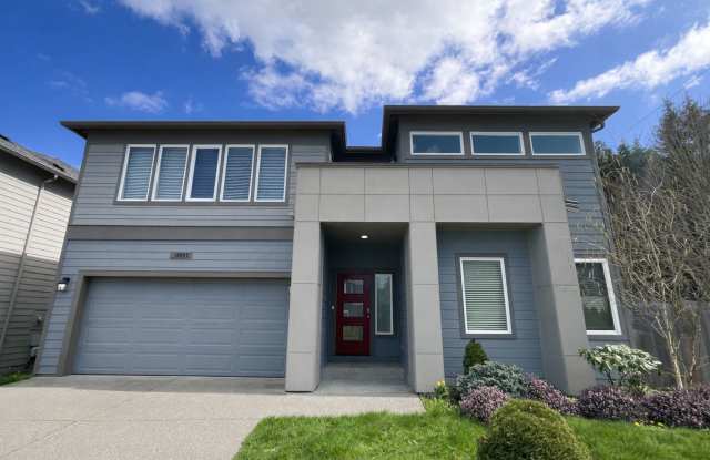 Spacious 4-Bedroom Home with Balcony and Fenced Yard in Marysville photos photos