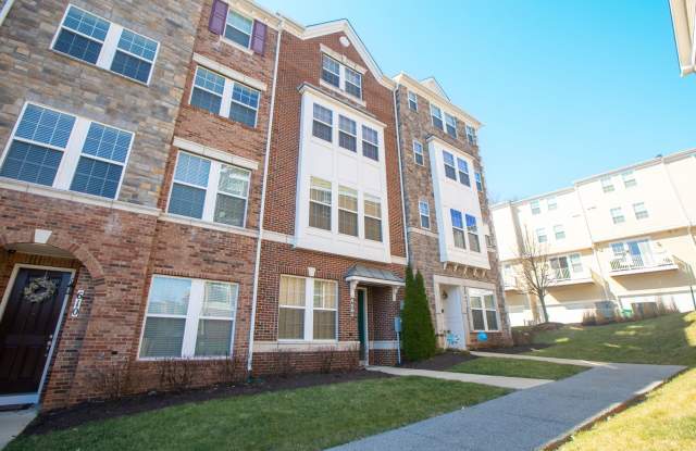 Spacious 4 BR/3.5 BA Townhome in Gaithersburg! photos photos