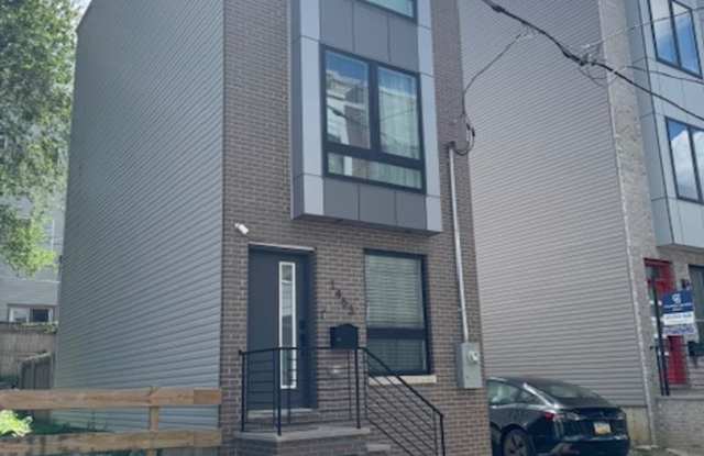 Stunning 3 Bed, 2 Full  2 Half Bath Home with Designer Kitchen and Private Patio in Brewerytown photos photos