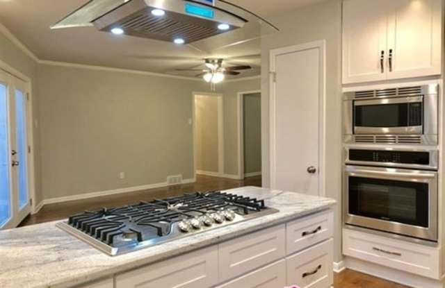 9907 Ridgehaven Drive Gallery 3
