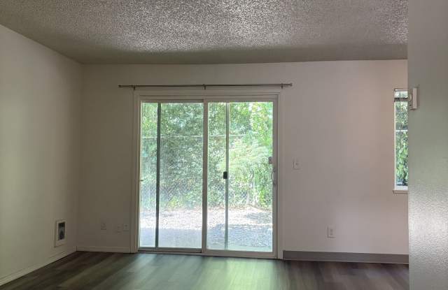 2297 SE Courtney Ave #5 Gallery 2