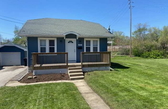 Stunning 4-Bedroom Home in Prime Normal Location! - 1011 South Main Street, Normal, IL 61761 Stunning 4-Bedroom Home in Prime Normal Location! - 1011 South Main Street, Normal, IL 61761