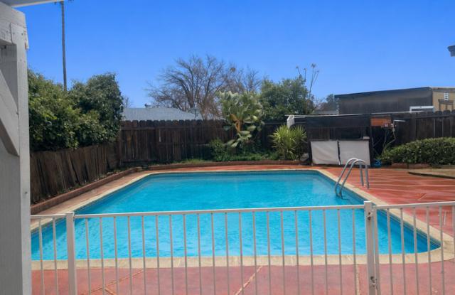 3/1 With A Pool photos photos 3/1 With A Pool photos photos