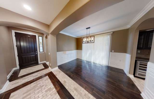 Exquisite 3 bed 2 bath luxury home in JP Ranch! Gallery 4