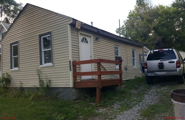 841 Cedar St - 841 Cedar Street, Pontiac, MI 48342