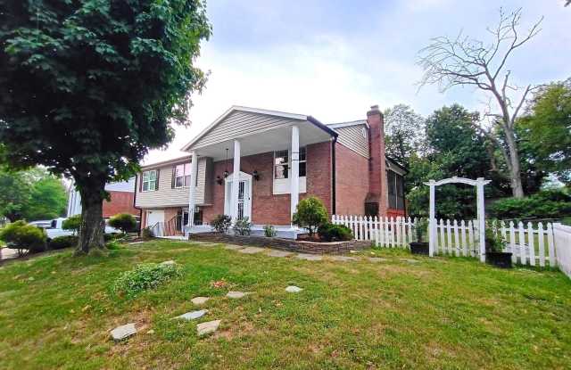 8705 LOUGHRAN Road Gallery 2