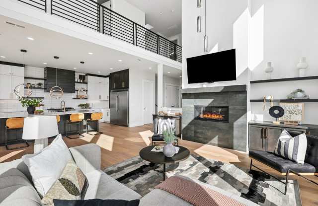 ELEVATED LUXURY with SWEEPING COLUMBIA RIVER VIEWS Gallery 3