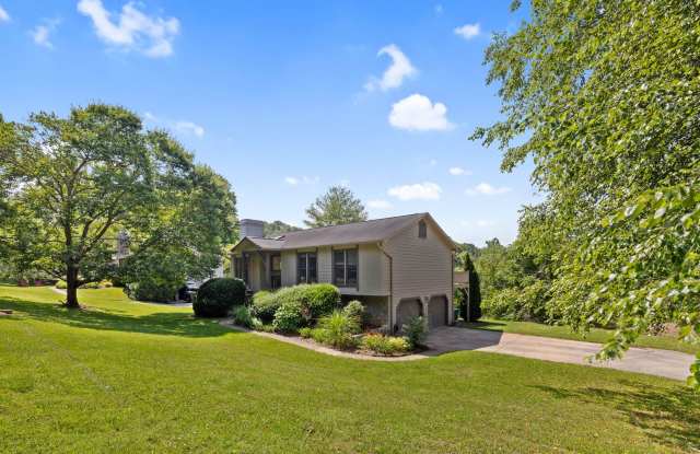 Remodeled Home in The Village at Avery's Creek - 3 Pine Ridge Trail, Avery Creek, NC 28704