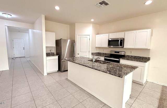 301 S SOLEDAD Court Gallery 4