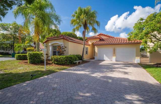 10530 NW 52nd Ter photos photos