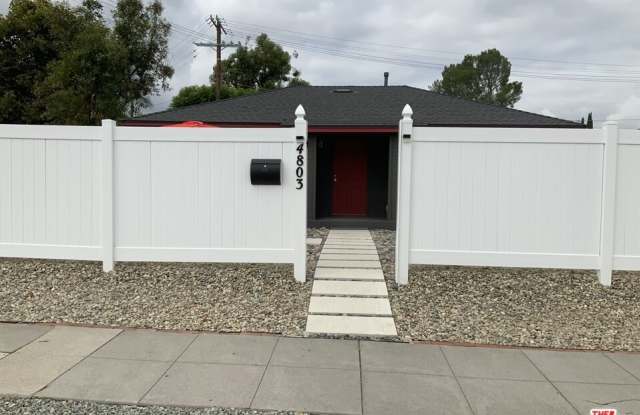 4803 Topanga Canyon Blvd Gallery 4