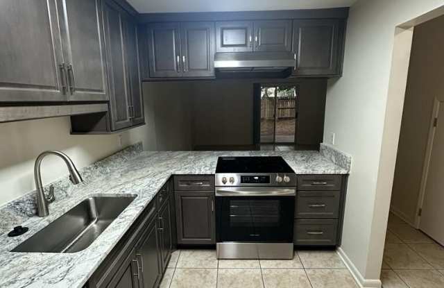 122 SE Scottwood Drive - 122 Scottwood Drive Southeast, Fort Walton Beach, FL 32548