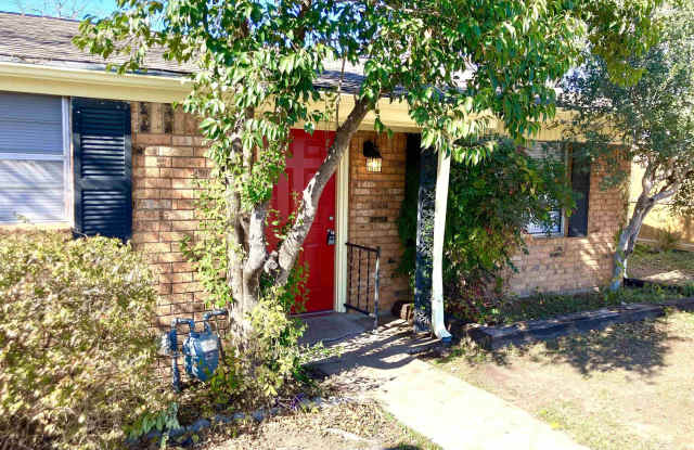 1112 B Northwood - 1112 Northwood Drive, Marble Falls, TX 78654
