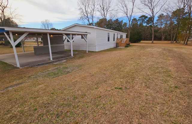 3 BR 2 BA Manufactured Home - 710 Briarneck Road, Onslow County, NC 28540