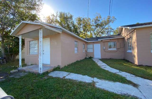 4246 Minoso St photos photos