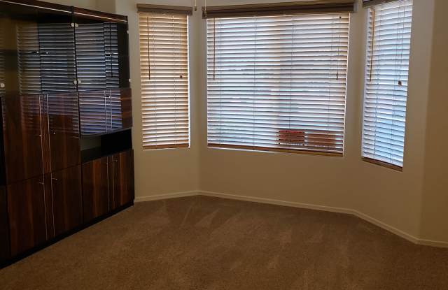 4406 Round Hill Drive Gallery 4
