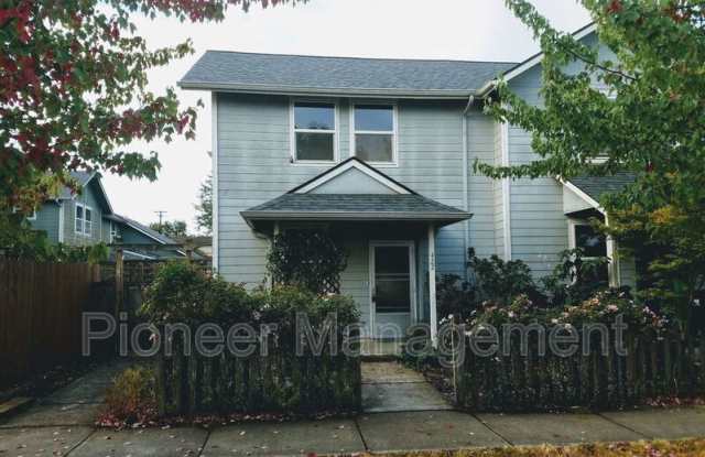 422 Clark Street - 422 Clark Street, Eugene, OR 97401
