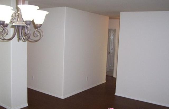 1901 Nightingale Drive Gallery 3