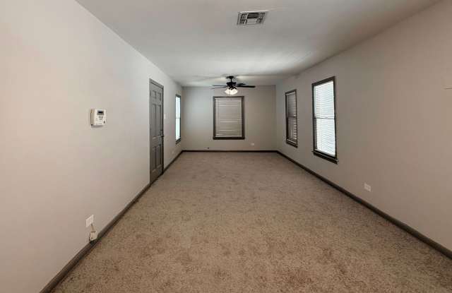 Cute 2 bedroom, 1 bath home in Hot Wells area Gallery 4