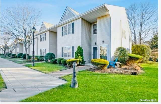 1126 Savoy Drive - 1126 Savoy Drive, Melville, NY 11747