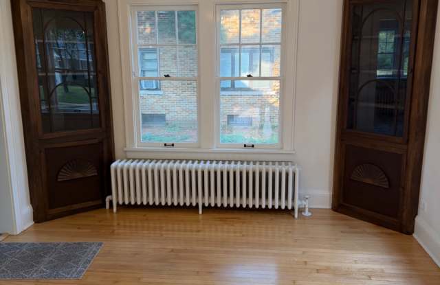 321 Roosevelt Avenue Gallery 3