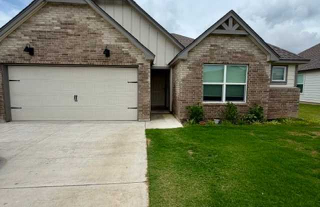 Cute 3 Bedroom 2 Bath - Midway ISD Gallery 1
