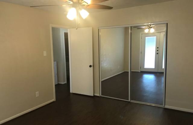 416 University Oaks photos photos