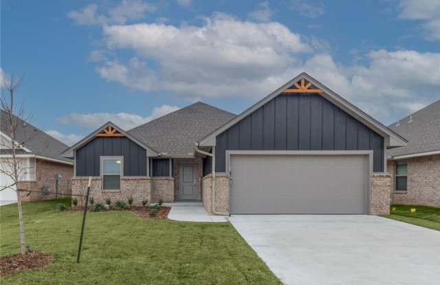 Beautiful 4 Bedroom 2 Bathroom Home in Norman Public Schools (Cedar Lane Community) (Neighborhood Pool and Park) photos photos