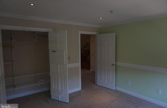 8036 KIDWELL TOWN COURT Gallery 4