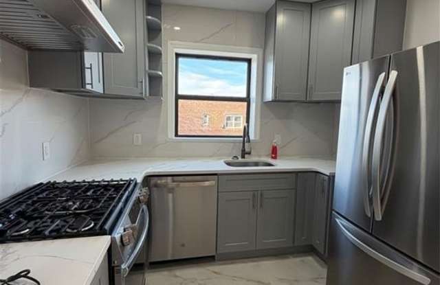 2554 Cropsey Avenue photos photos