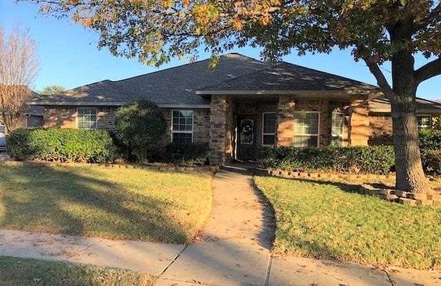 4704 N Meadow Ridge Circle - 4704 North Meadow Ridge Circle, McKinney, TX 75072