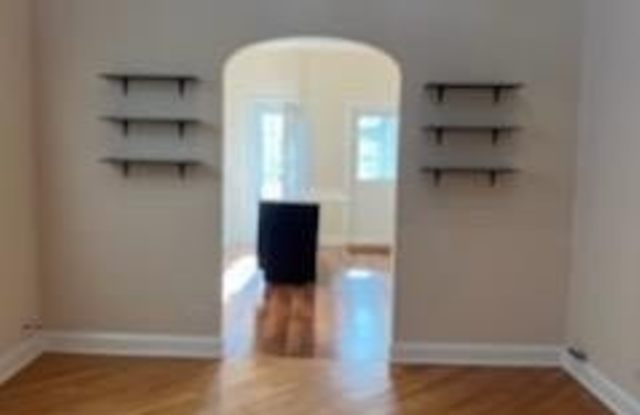 1628 N WASHTENAW Avenue Gallery 3