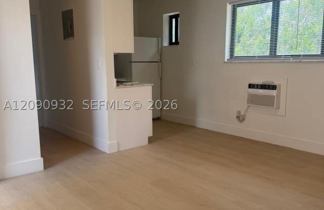 7535 NE 2nd Ct Gallery 1