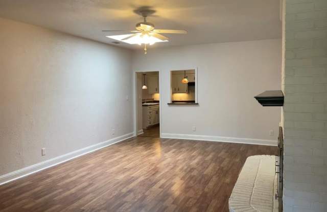 2205 Woodcreek Gallery 3