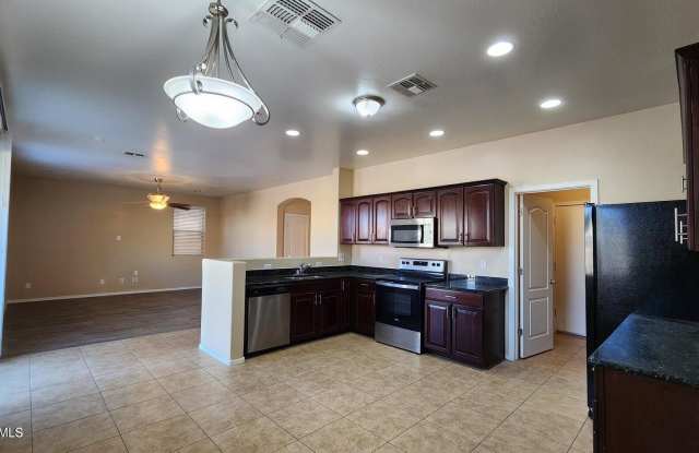 42564 W Palmyra Lane Gallery 4