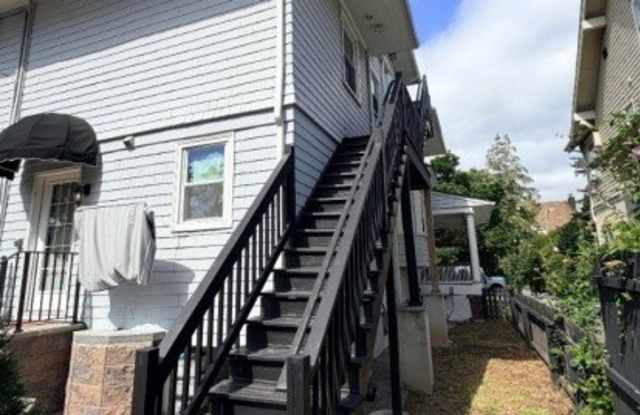 262 Claremont Ave Gallery 2