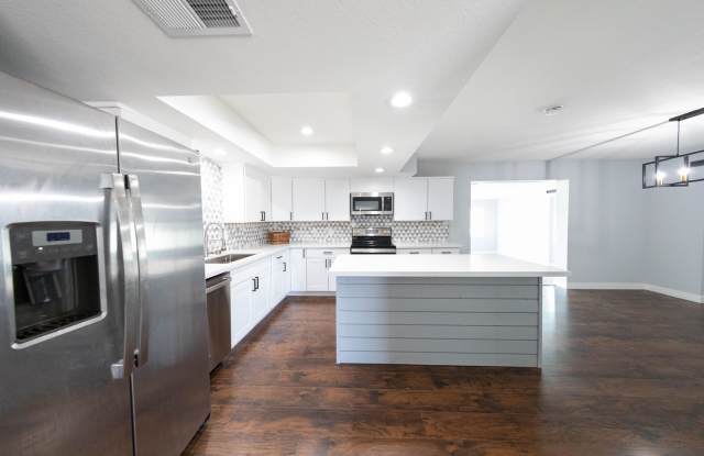 GORGEOUS remodeled 3 bedroom Tempe home with amazing upgrades! - 2144 South Los Feliz Drive, Tempe, AZ 85282