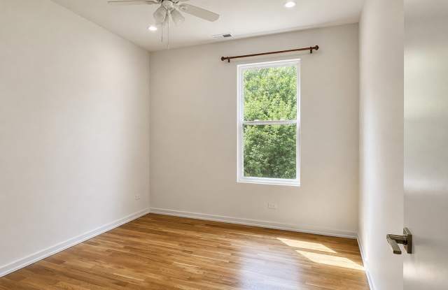 822 N Winchester Avenue Gallery 2