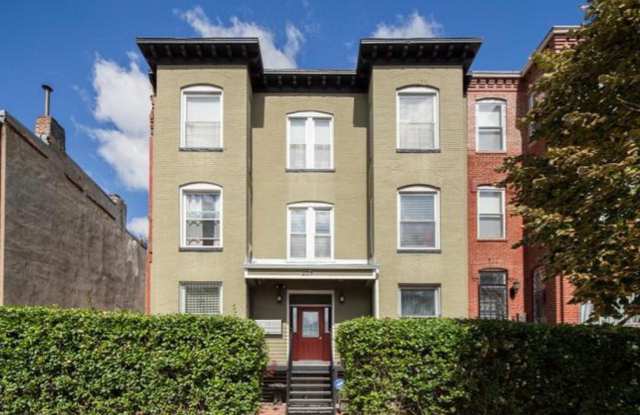 Cute sunlit 2br/2bth in Shaw, DC. Ready in early September! Gallery 1