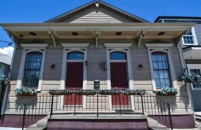 2827 ST CLAUDE Avenue photos photos