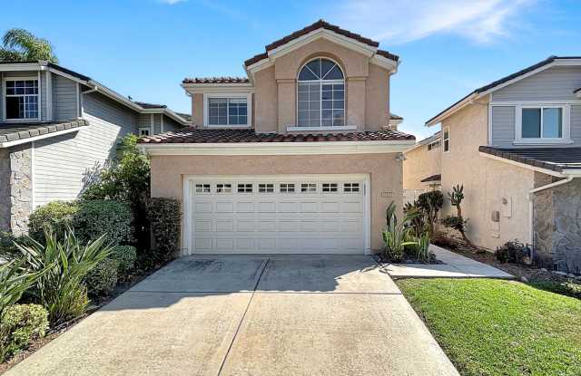 Beautiful 5BD/3BA 2-Story House in Tierrasanta w/ W/D, A/C, Solar, Covered Patio,  Grass Front Yard! photos photos