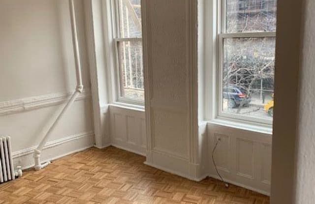 255 W 10TH ST. - 255 West 10th Street, New York City, NY 10014